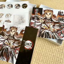 Demon Slayer : Kimetsu No Yaiba Mugen Train : Art Book Sliver (Deluxe Edition)