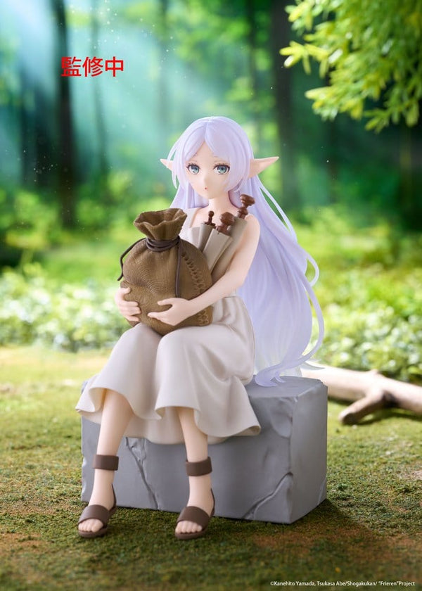Frieren: Beyond Journey’s End – Figurine Frieren In Training Ver. Desktop Cute 16 cm – Taito